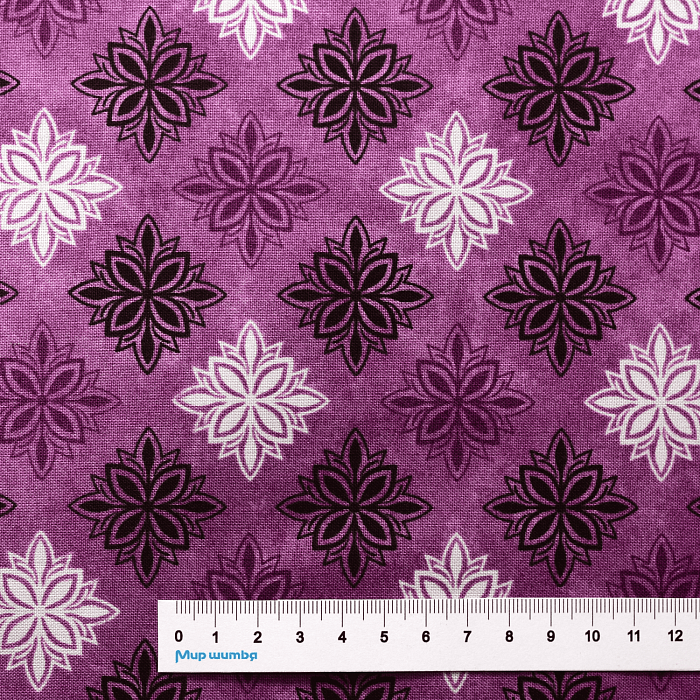 Ткань хлопок для пэчворка для одежды фиолетовый, цветы фактура, Maywood Studio (арт. MAS9724-VR)